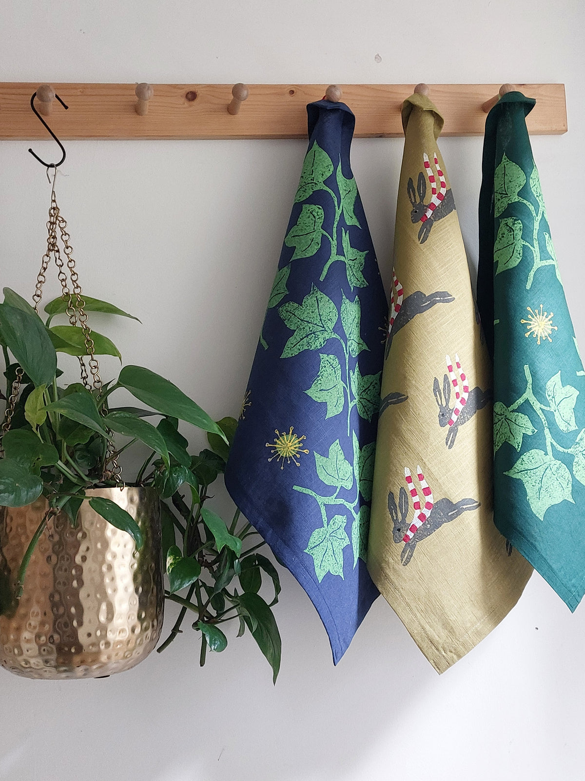 ivy tea towel green