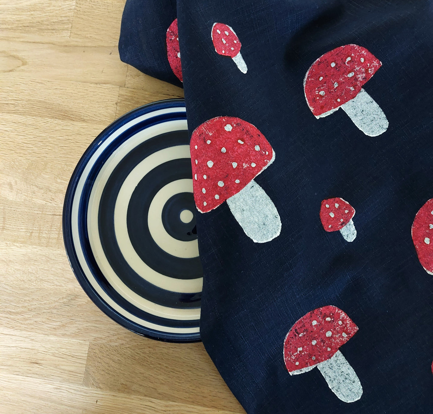 table runner toadstool on navy