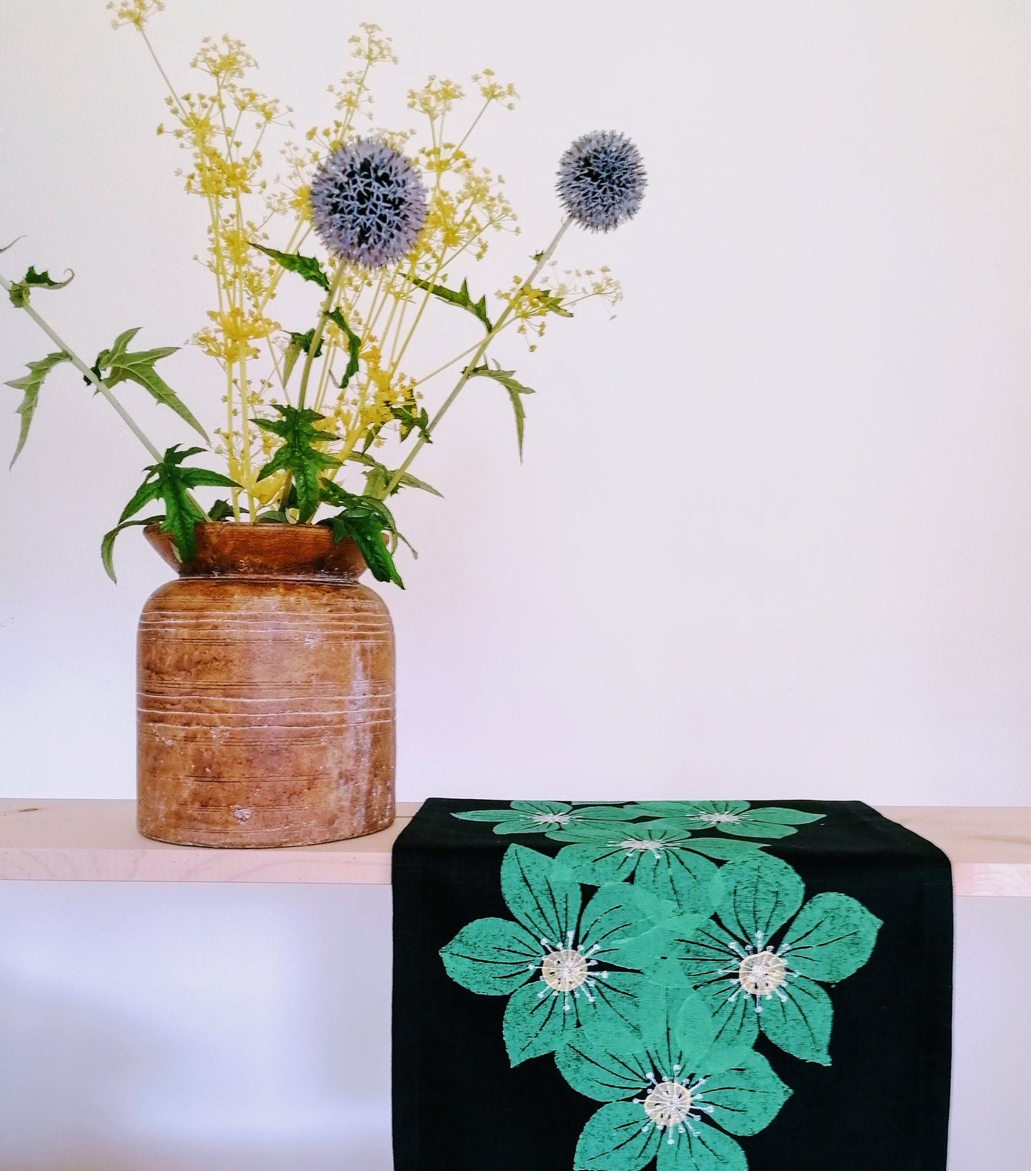 table runner hellebore on navy