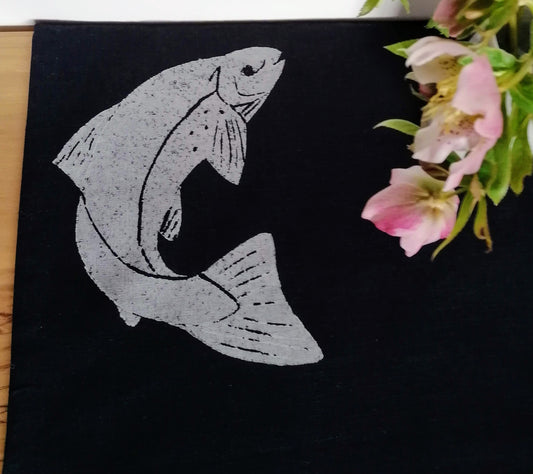 table runner salmon on navy