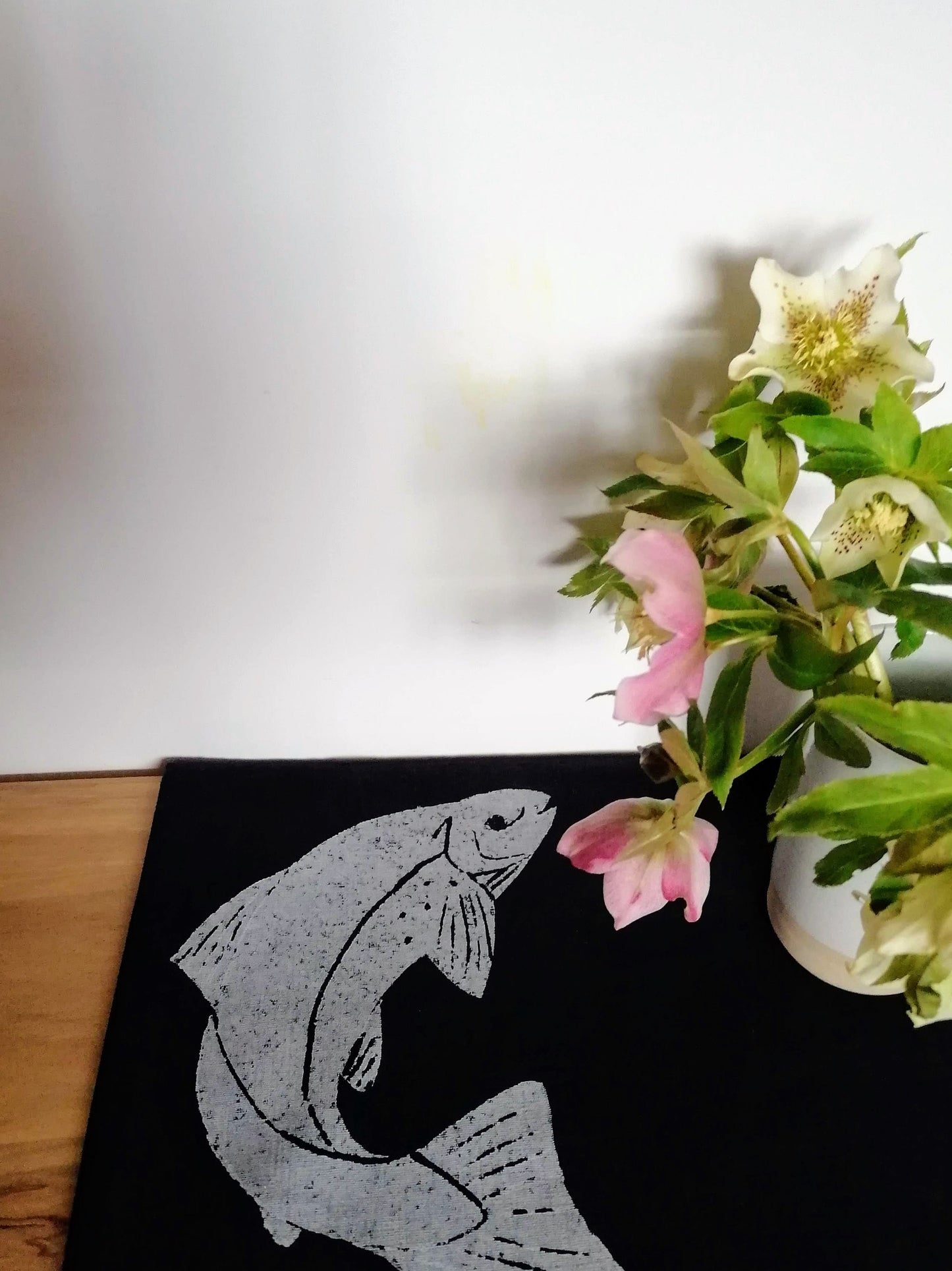 table runner salmon on navy