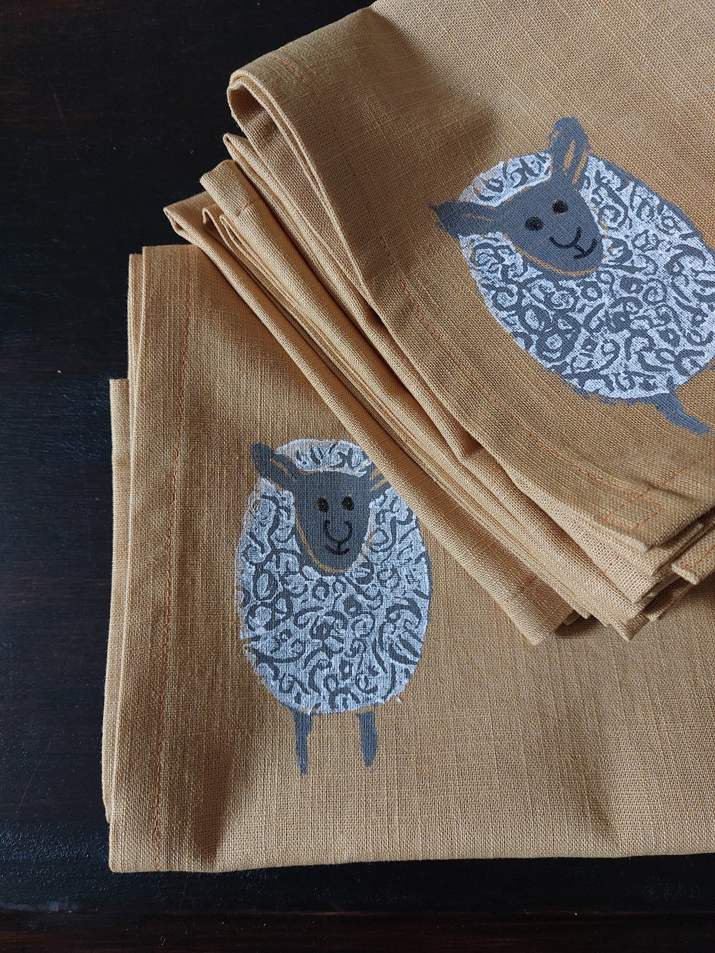 sheep runner and napkins