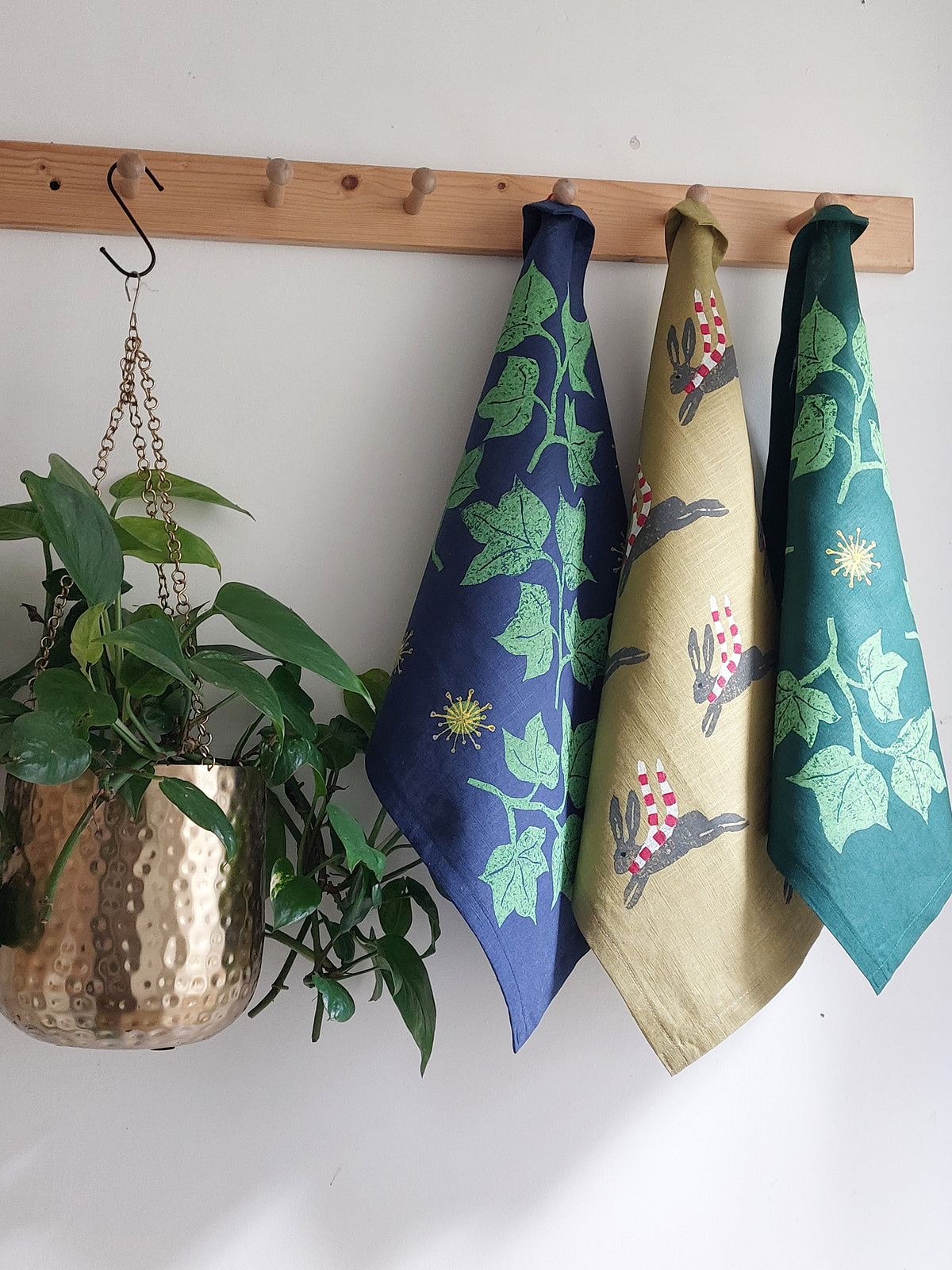 ivy tea towel navy