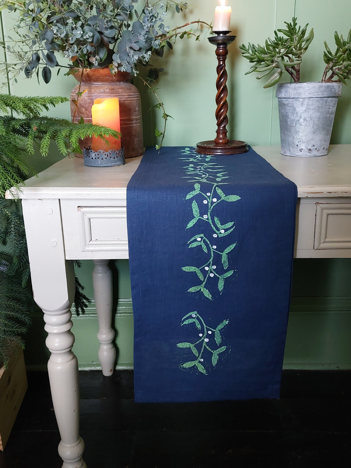mistletoe table runner navy