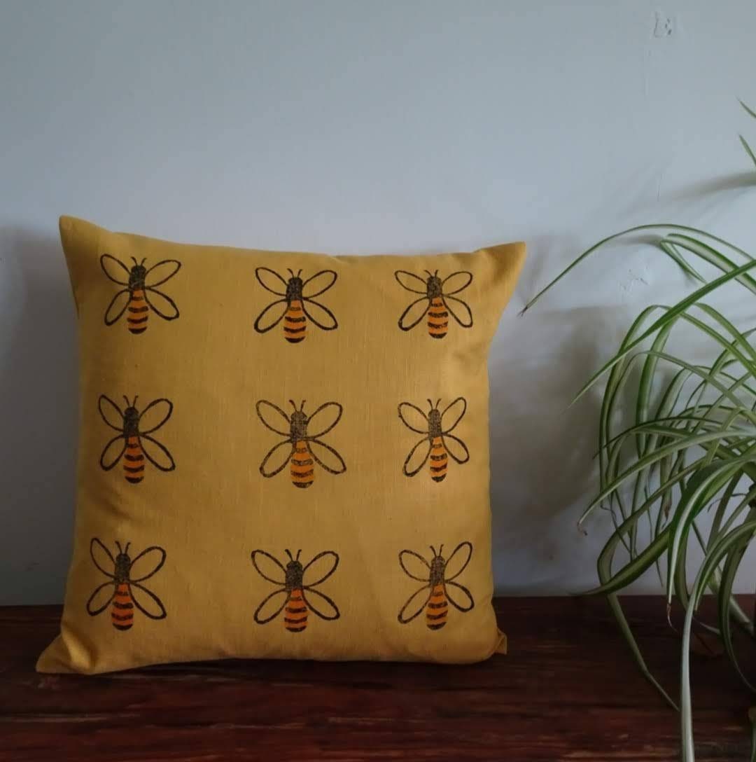 honey bee cushion