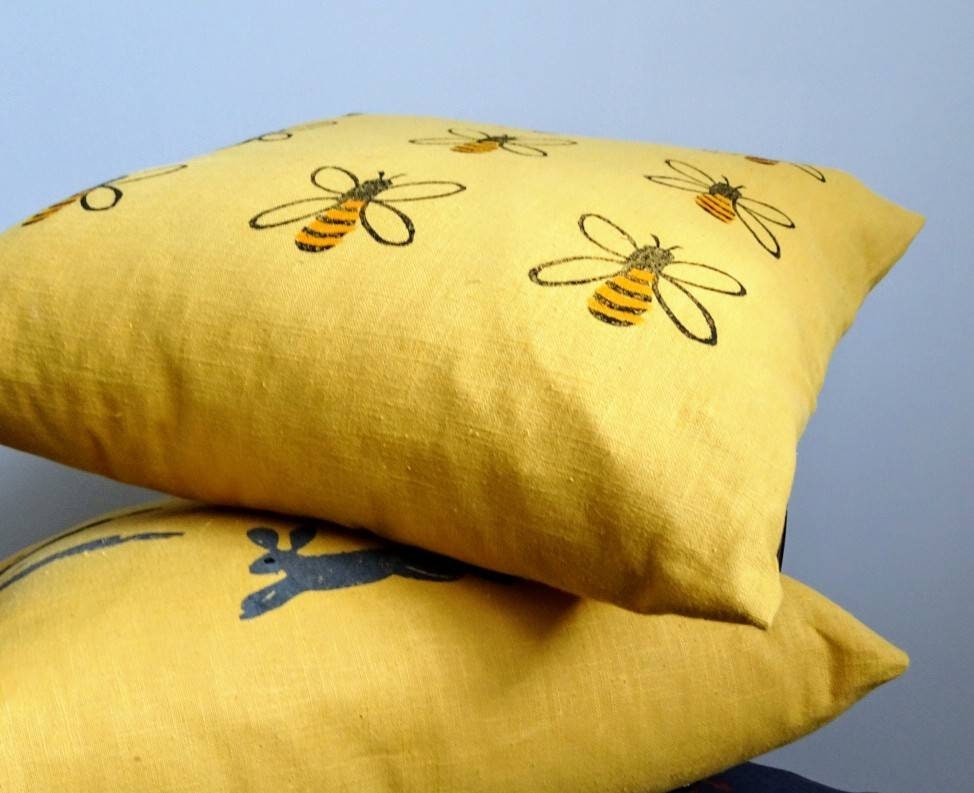 honey bee cushion